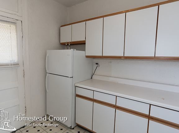 3rd image of 632 W Stratford Pl #Three_sout