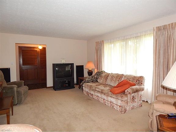 4th image of 4234 Idlebrook Dr