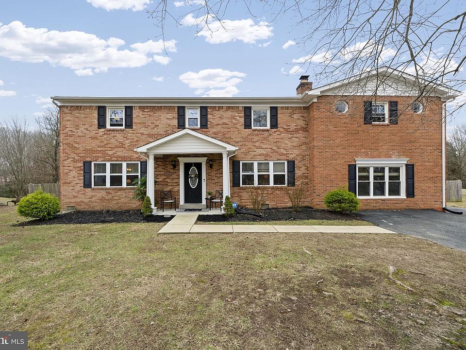 1st image of 3970 Ravine Dr