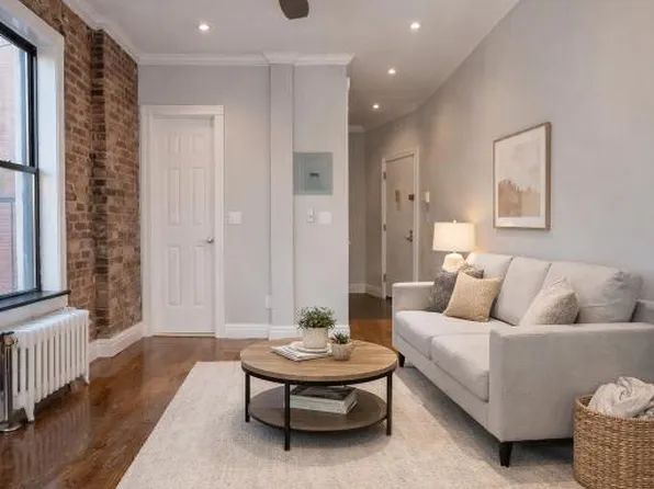 232 Elizabeth Street image 1 of 6