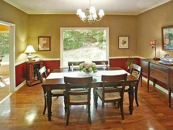 Formal dining room