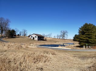 1672 425th Ave, Clinton, IA 52732