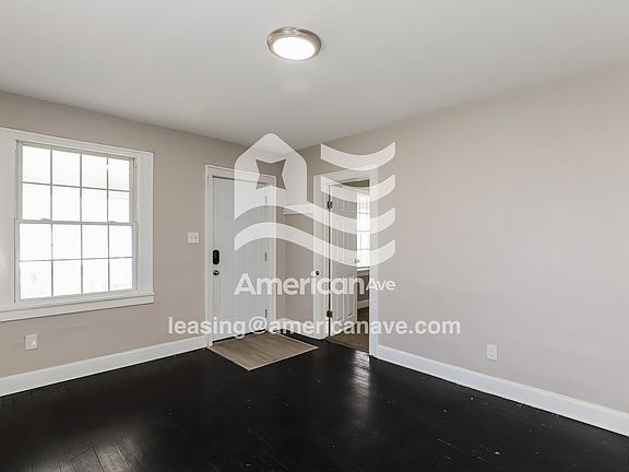696785_002_wm_-_living_room_13540016.jpg