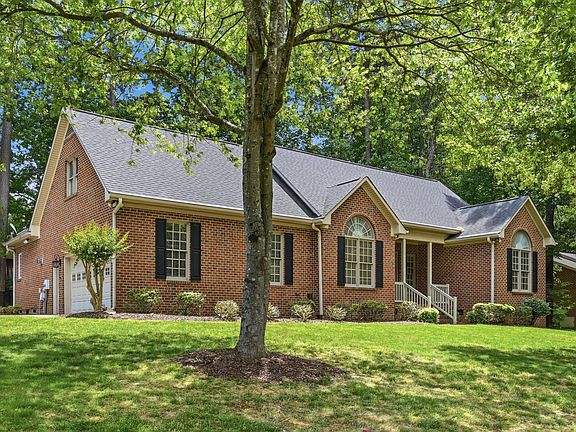 2nd image of 1 Dalton Ct