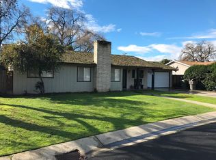 2745 W Packwood Dr, Visalia, CA 93277