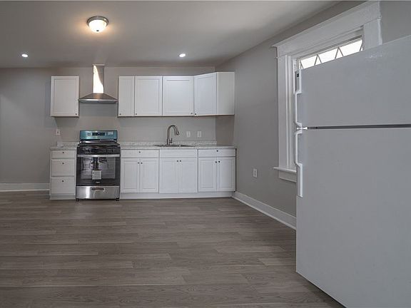 3rd image of 1066 Beaver Rd