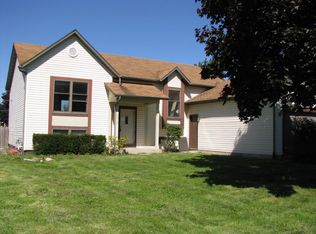 2012 Fairfield Rd, Lindenhurst, IL 60046