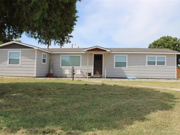 227 W South Boundary St, Walters, OK 73572