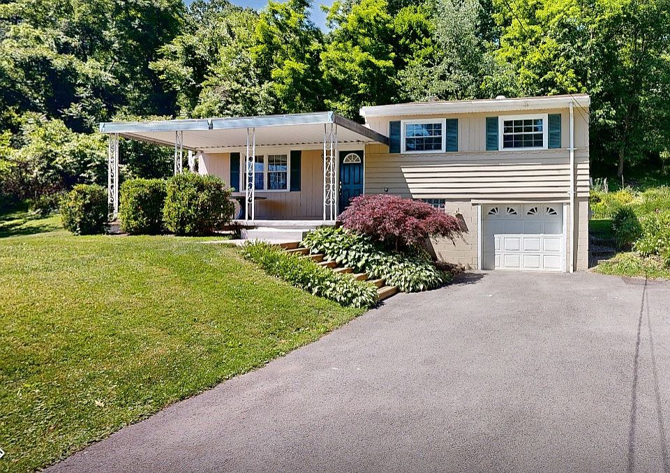 1st image of 107 McKenna Dr