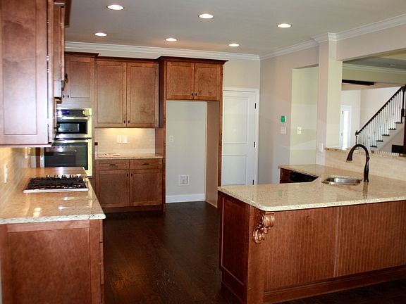 4th image of 1815 Botsford Dr