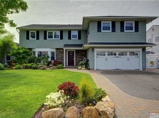 5 Anchor Dr, Massapequa, NY 11758