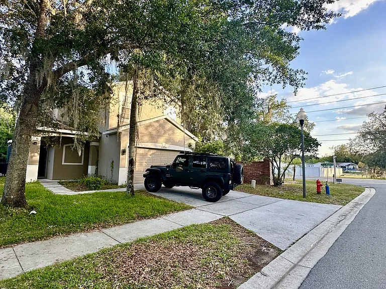Royal Ridge Dr — Photo 1