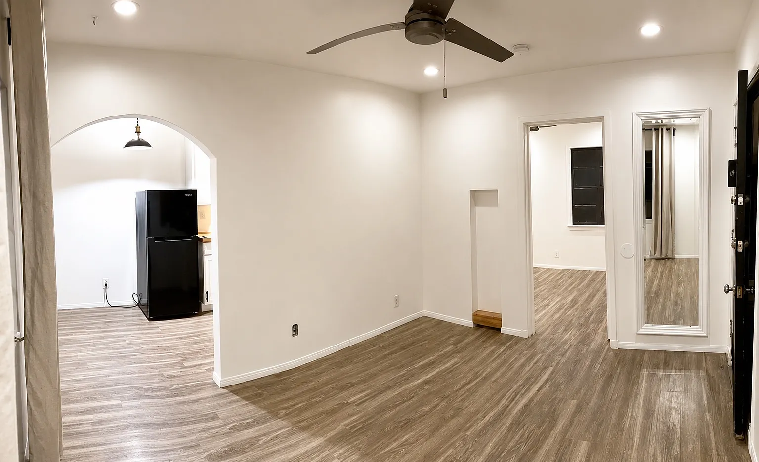 1530 E Diamond St — Photo 3