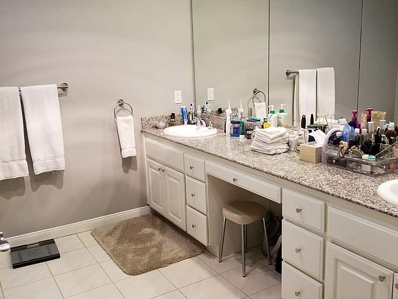 4th image of 1211 S Shenandoah St APT 203
