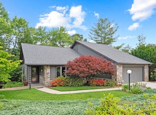 2 Zachary Ridge Rd, Asheville, NC 28804