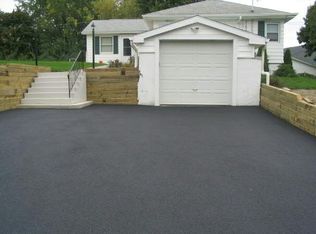 428 McGrath Blvd, Fishkill, NY 12524