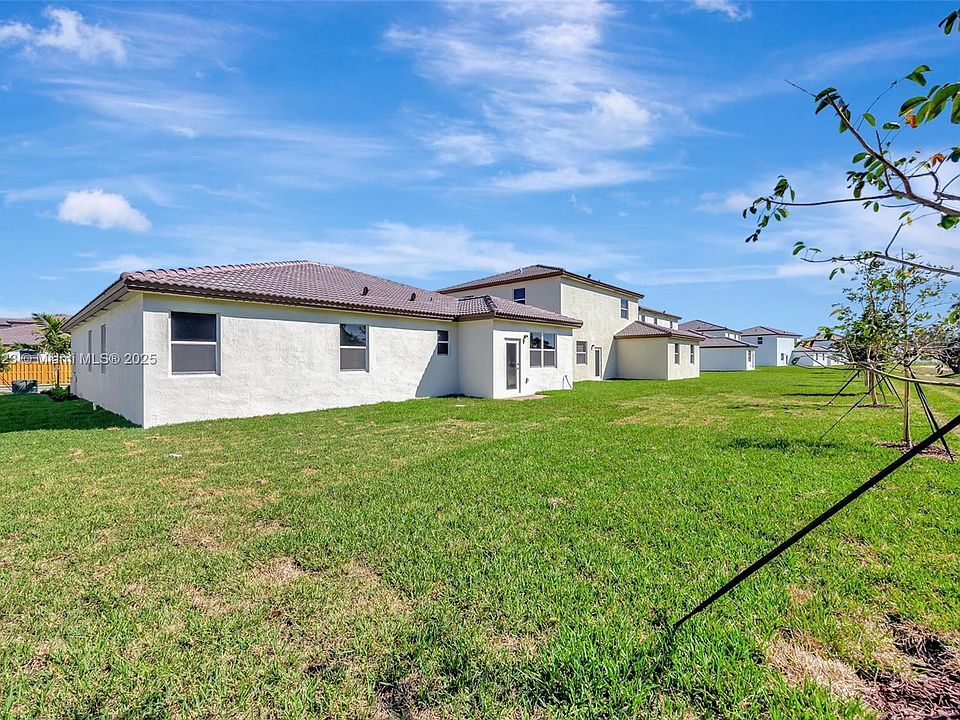 2nd image of 2948 SE 23rd Ave #248