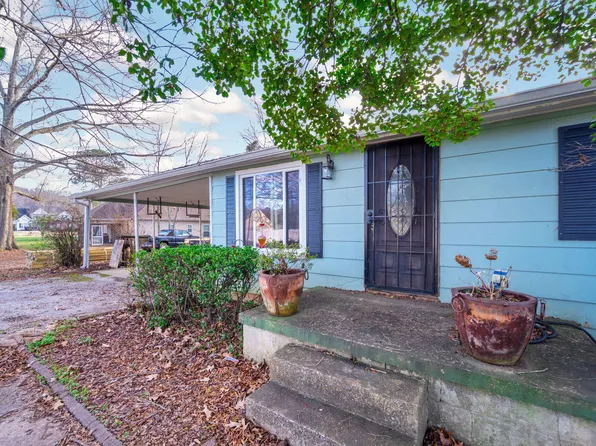 1716 E Boy Scout Rd, Hixson, TN 37343