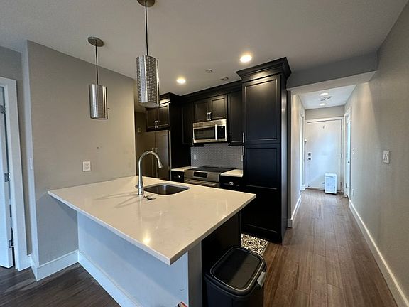3rd image of 9 Cooper St #5