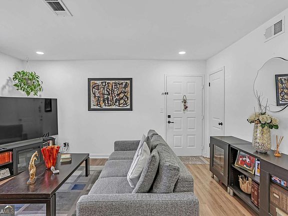 4th image of 1211 Wingate Way