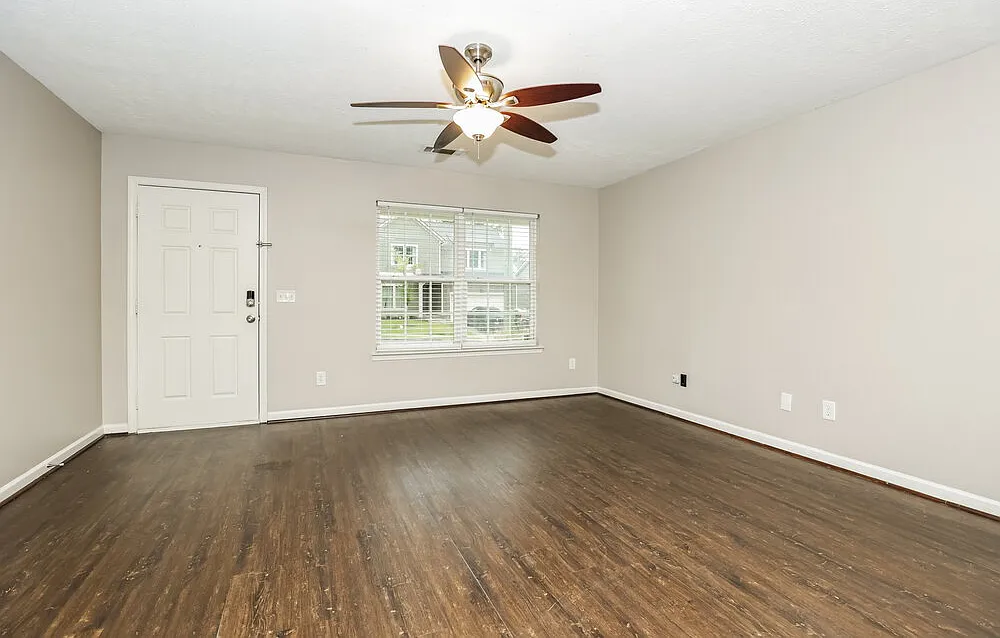 3 bed, 2.5 bath, 1392 sqft, $2,260 — Photo 4