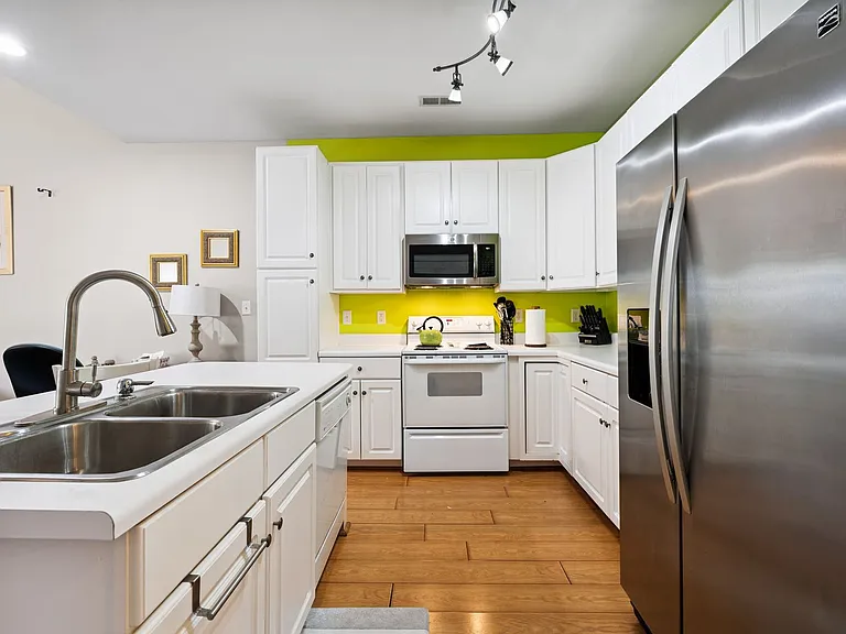 702 Teague Pl — Photo 6