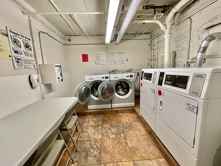 346 W 56th St #3C — Photo 8