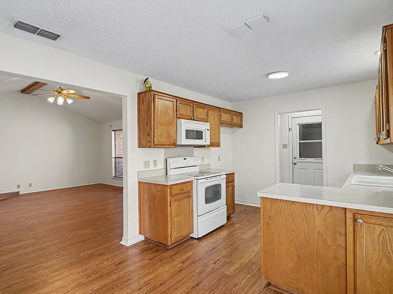 1507 Lindsey Ln W #A — Photo 9