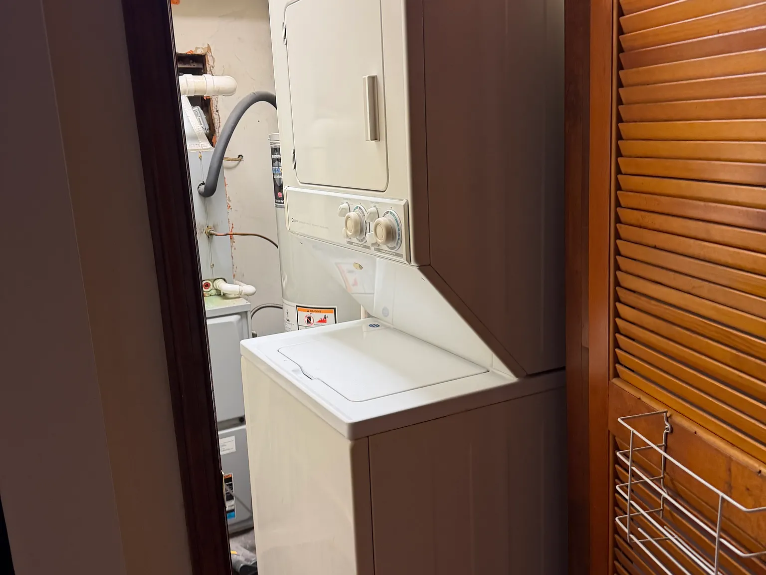 1 bed, 1.5 bath, 1100 sqft, $1,800 — Photo 3