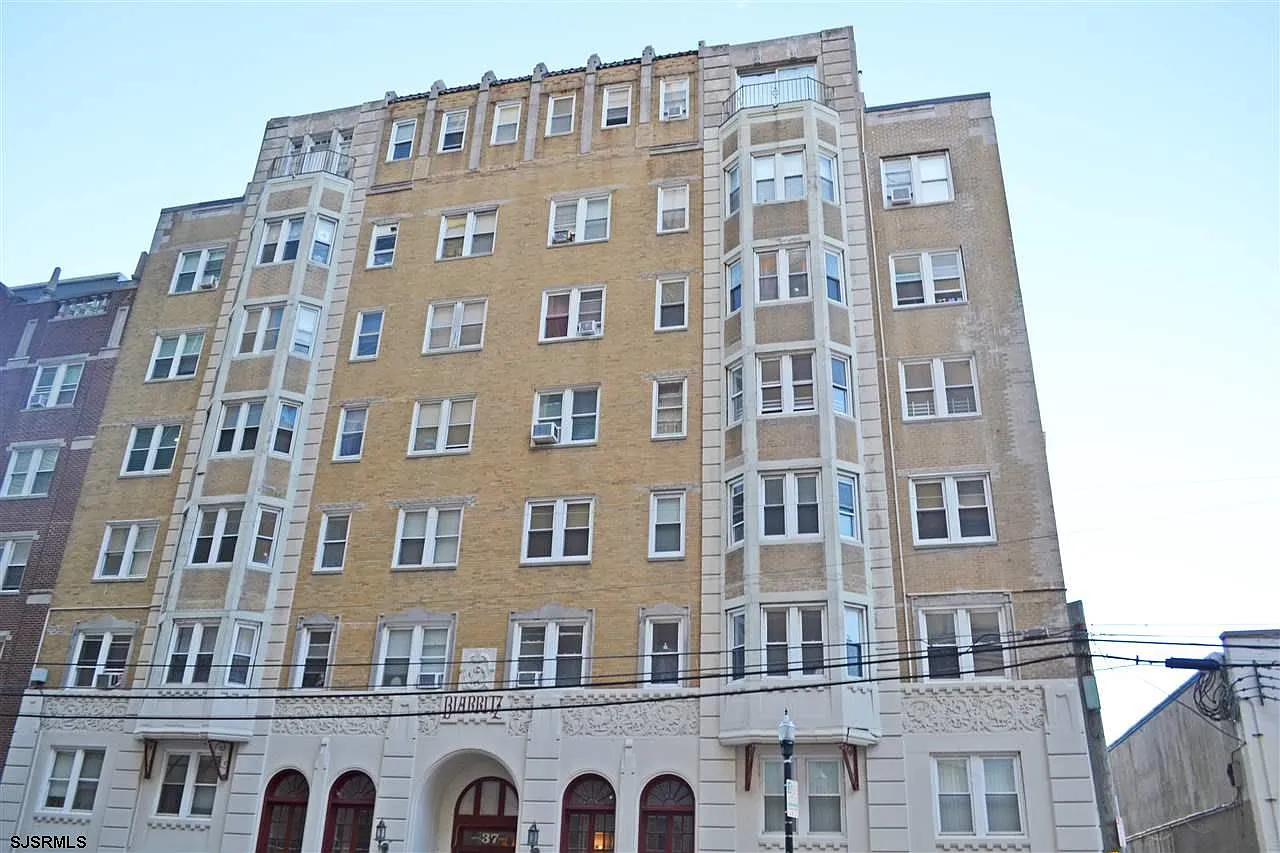 37 S Iowa Ave APT 1C photo 1
