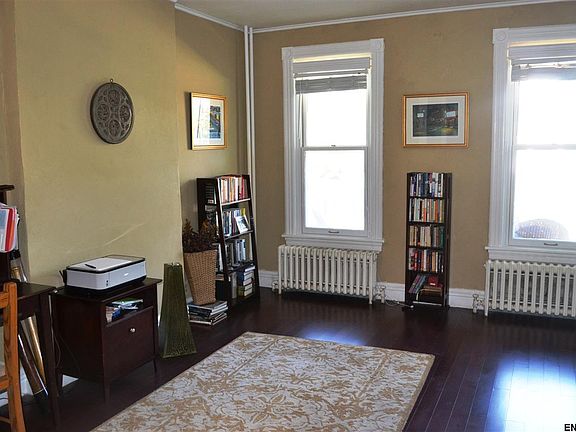 4th image of 103 N Pine Ave