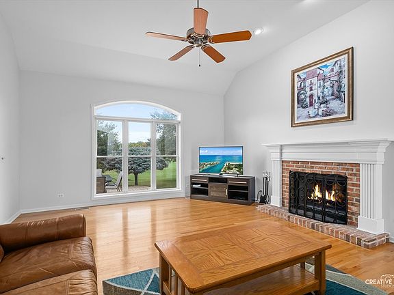 4th image of 2446 Worthington Dr