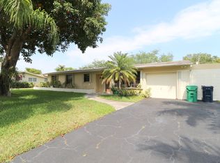 17225 SW 85th Ave, Palmetto Bay, FL 33157