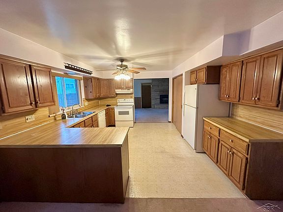 5th image of 76 Cedar Dr