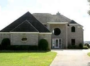 28 La Costa Dr, Montgomery, TX 77356