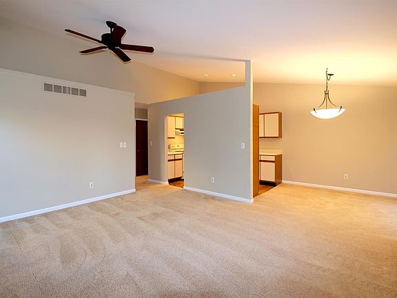 5th image of 539 Park Pl