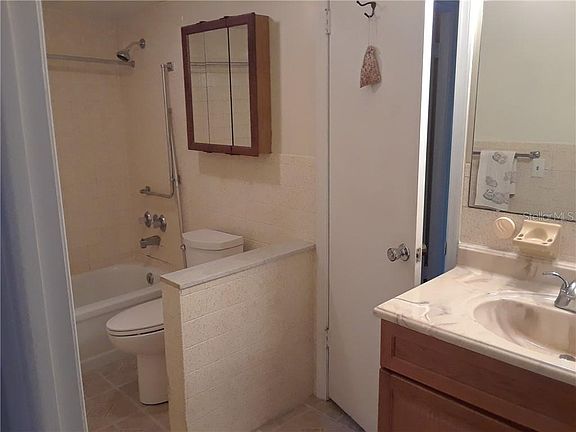 3rd image of 2973 Flint Dr N #2973