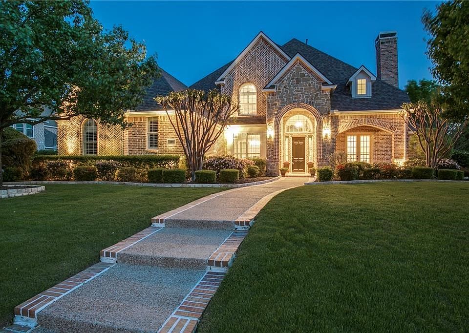 Stunning home in Wilmington Court with hard to find 4 CAR GARGAE