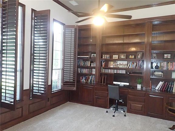 5th image of 2621 Geiberger Dr