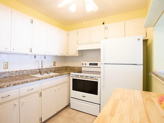 4th image of 3160 Lake Osborne Drive #108
