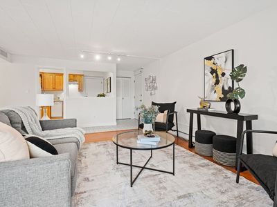 53 Melrose St APT 4D, Melrose, MA, 02176