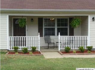 1042 Sharpsburg Dr SE, Huntsville, AL 35803