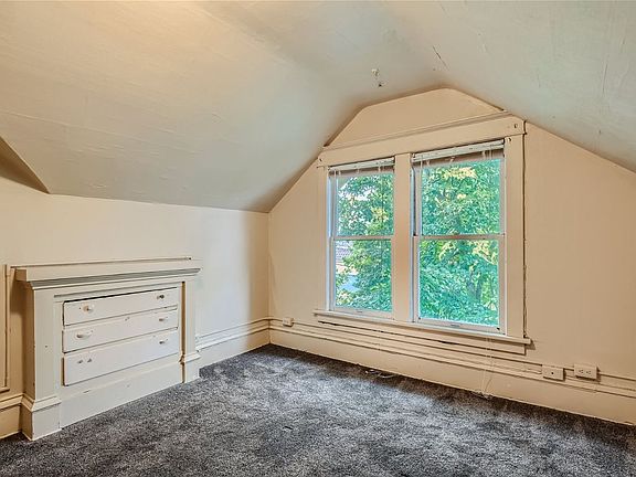 4th image of 6501 Roosevelt Way NE #928B