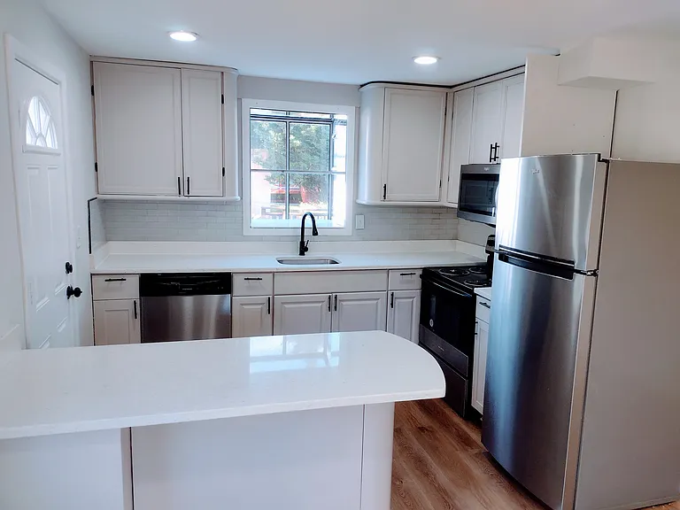 4204 Colonial Rd — Photo 12