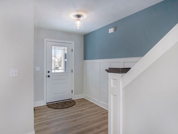 2nd image of 7828 High Knoll Dr SE
