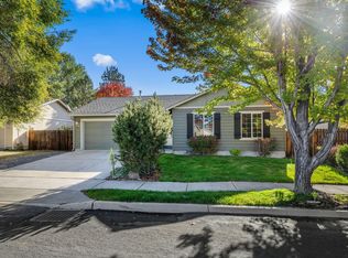 444 SW 28th St, Redmond, OR 97756