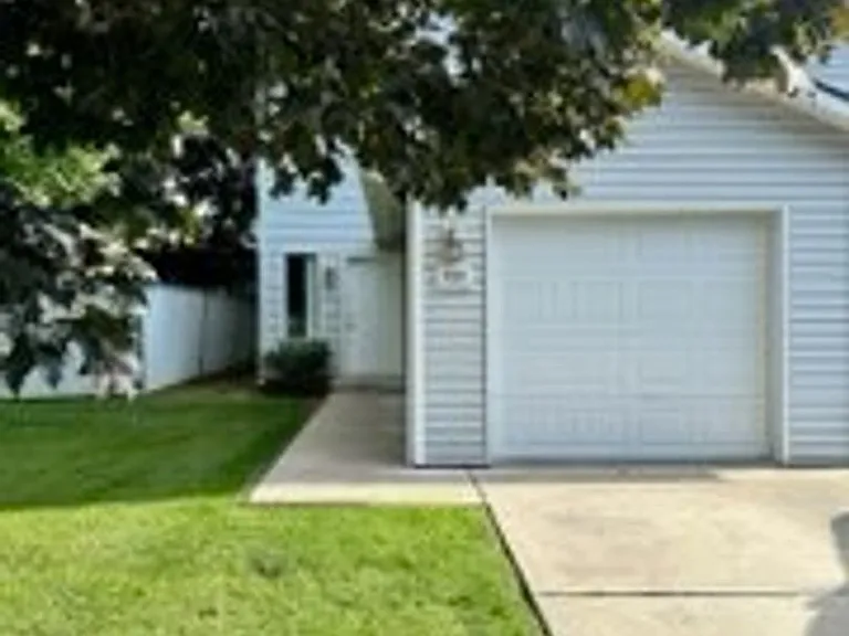 382-84 E Leadora Ln #86 — Photo 1