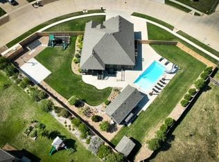 2303 Brookefield Dr, Salina, KS 67401