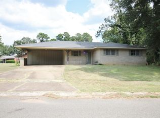 133 General Lee Dr, Vivian, LA 71082