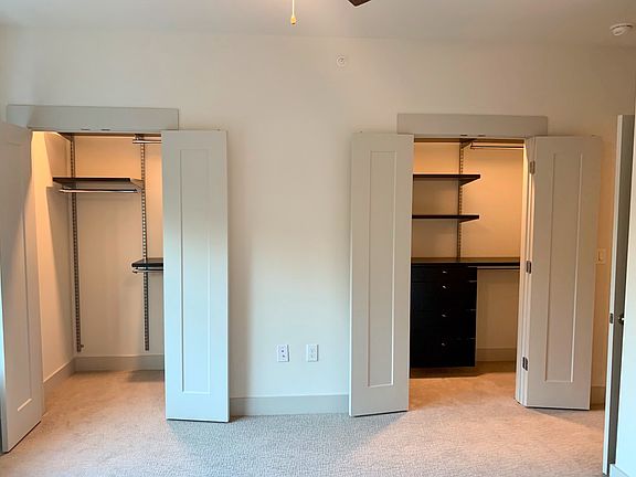 5th image of 5631 Belmont Ave #204